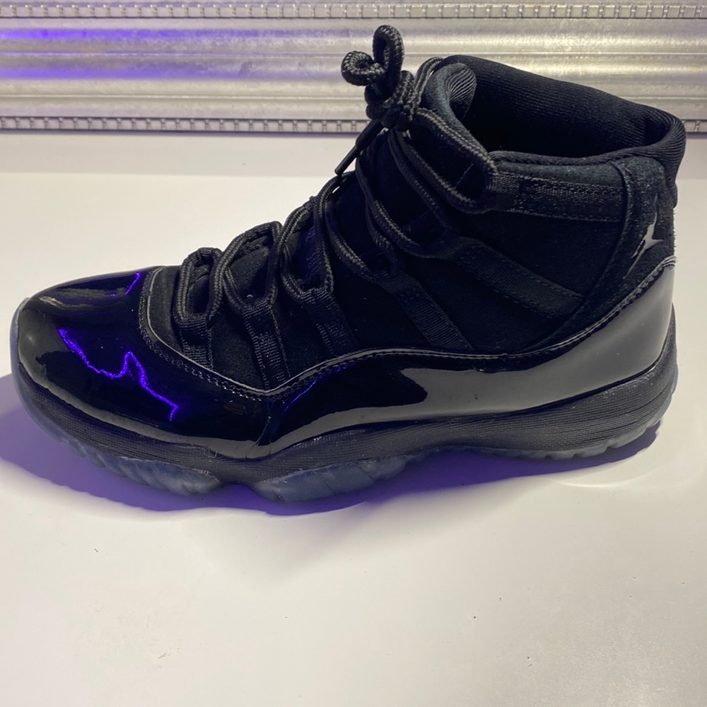 Air Jordan 11 Retro Cap & Gown